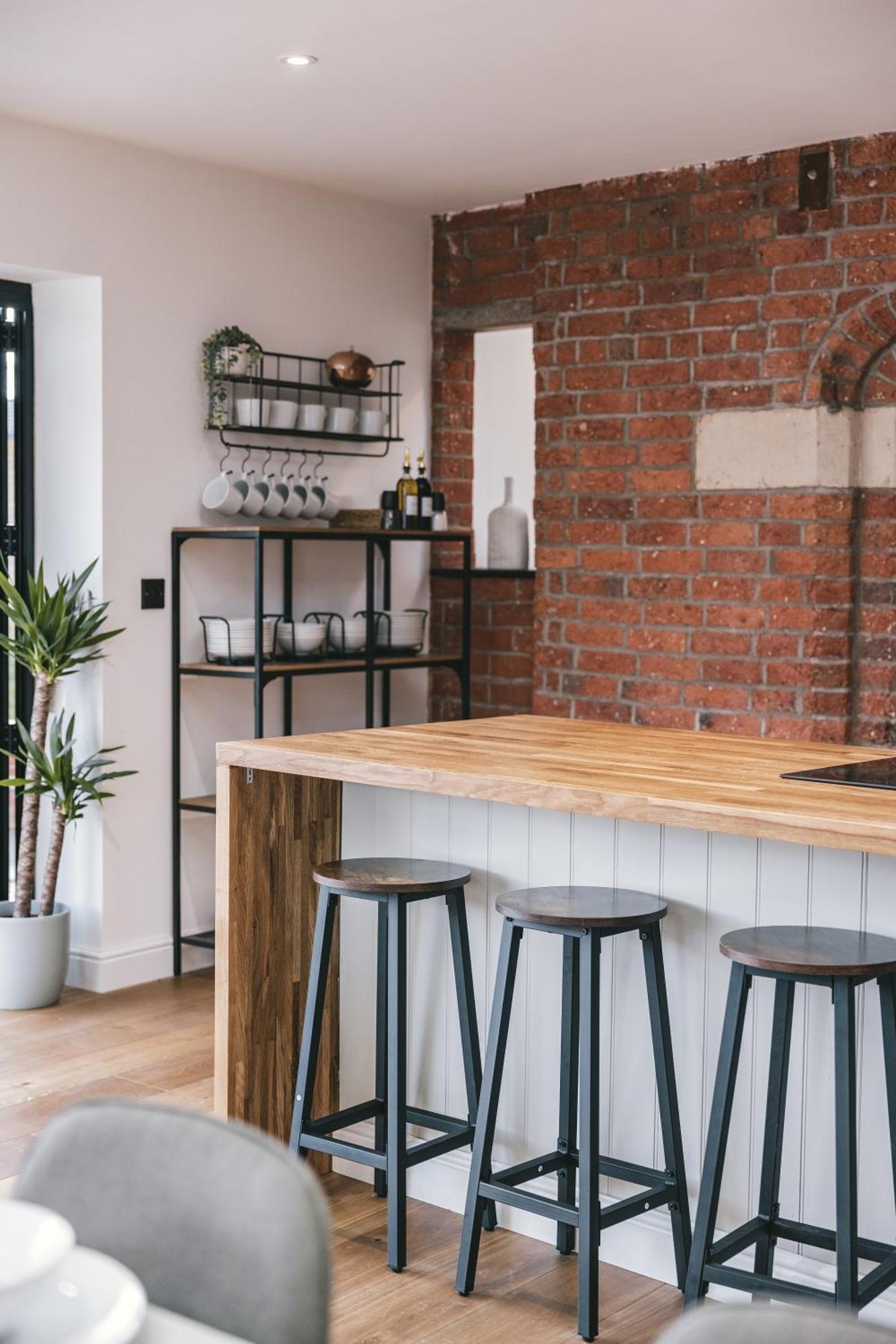 House With A Cinema And Games Room, Sleeps 17 Shrewsbury Exteriör bild