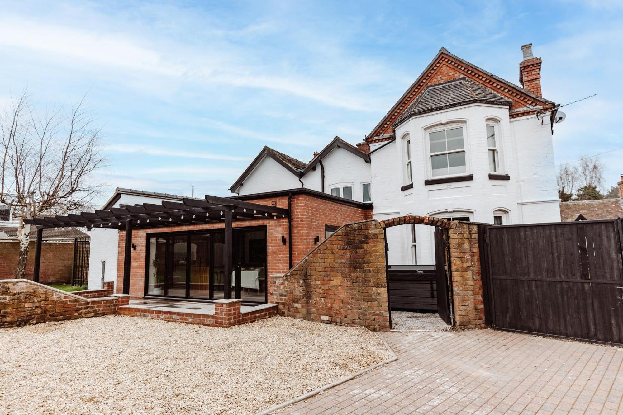 House With A Cinema And Games Room, Sleeps 17 Shrewsbury Exteriör bild